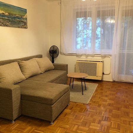Karman Apartman - 2 Bedroom Entire Flat In The Center Jaszbereny Ngoại thất bức ảnh