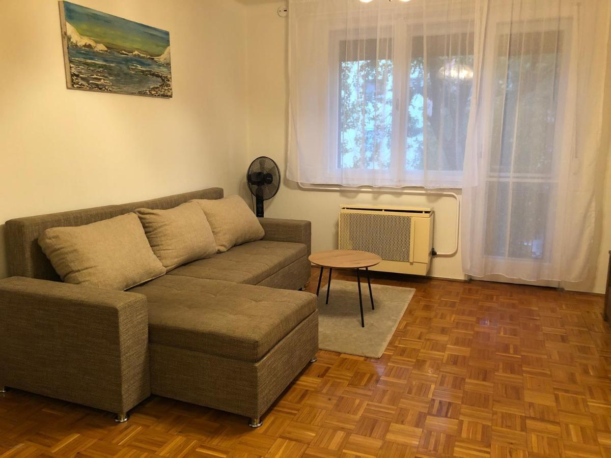 Karman Apartman - 2 Bedroom Entire Flat In The Center Jaszbereny Ngoại thất bức ảnh