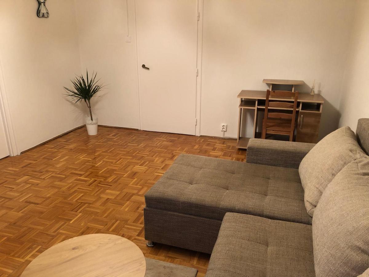 Karman Apartman - 2 Bedroom Entire Flat In The Center Jaszbereny Ngoại thất bức ảnh