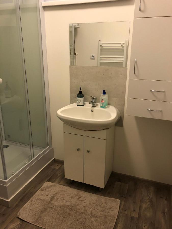 Karman Apartman - 2 Bedroom Entire Flat In The Center Jaszbereny Ngoại thất bức ảnh